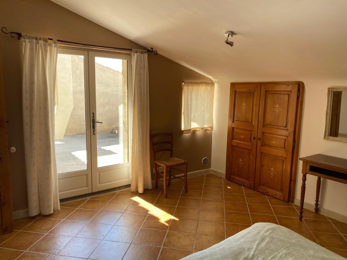 Les-Pepites-De-Badou Presentent La Graviere Le Barroux Exterior photo