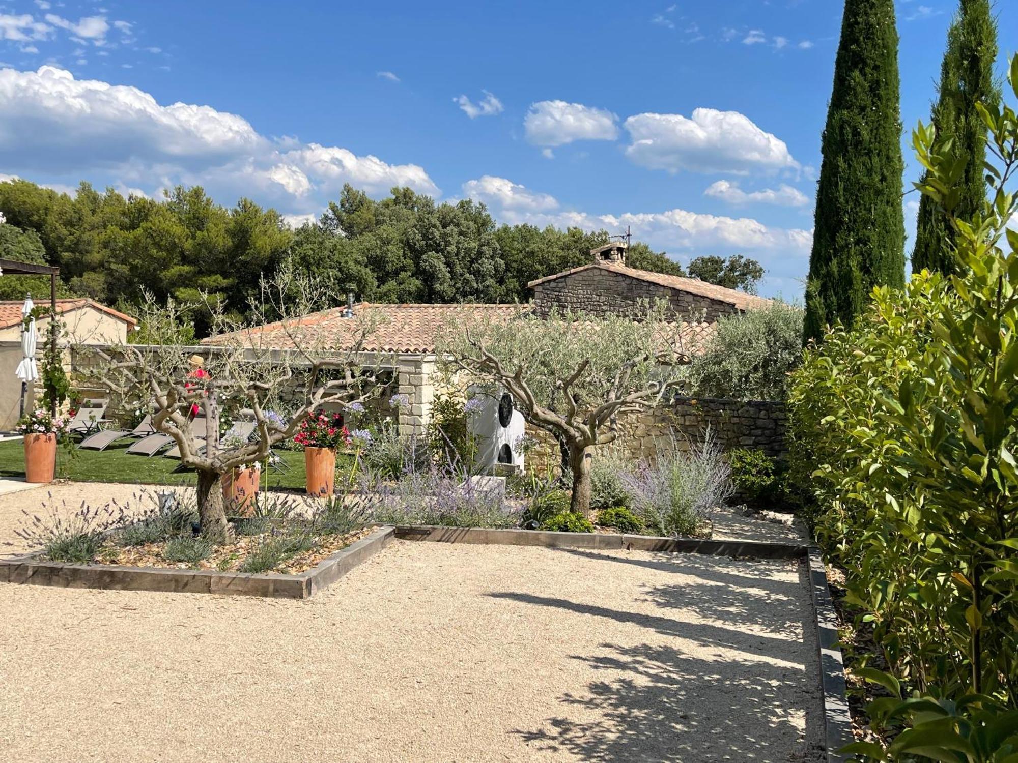 Les-Pepites-De-Badou Presentent La Graviere Le Barroux Exterior photo