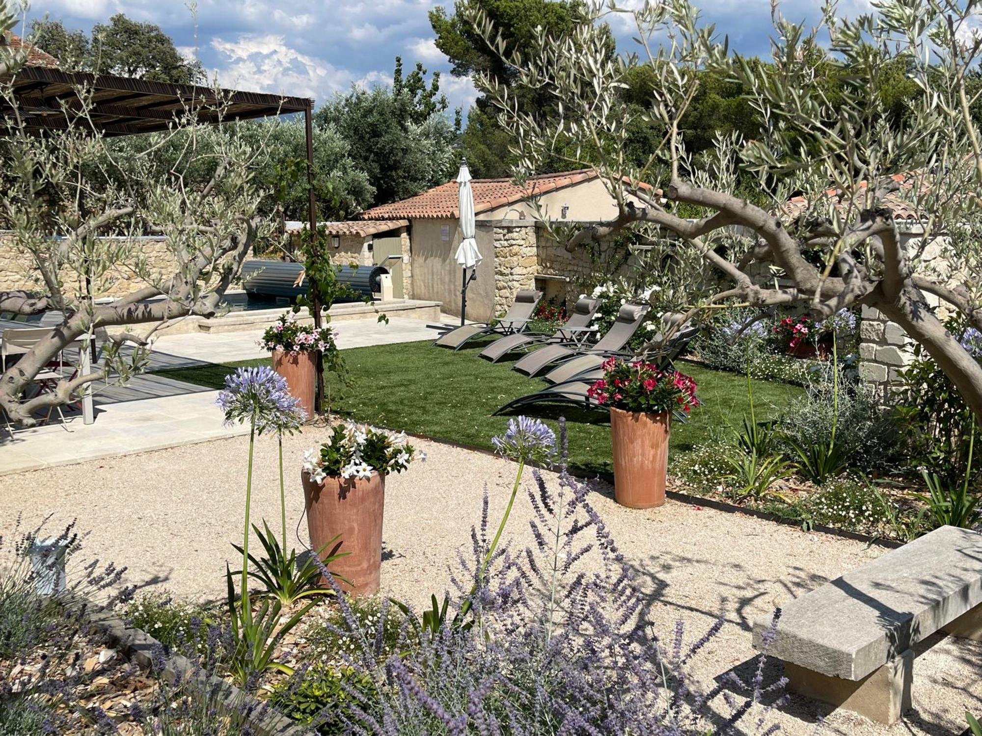 Les-Pepites-De-Badou Presentent La Graviere Le Barroux Exterior photo